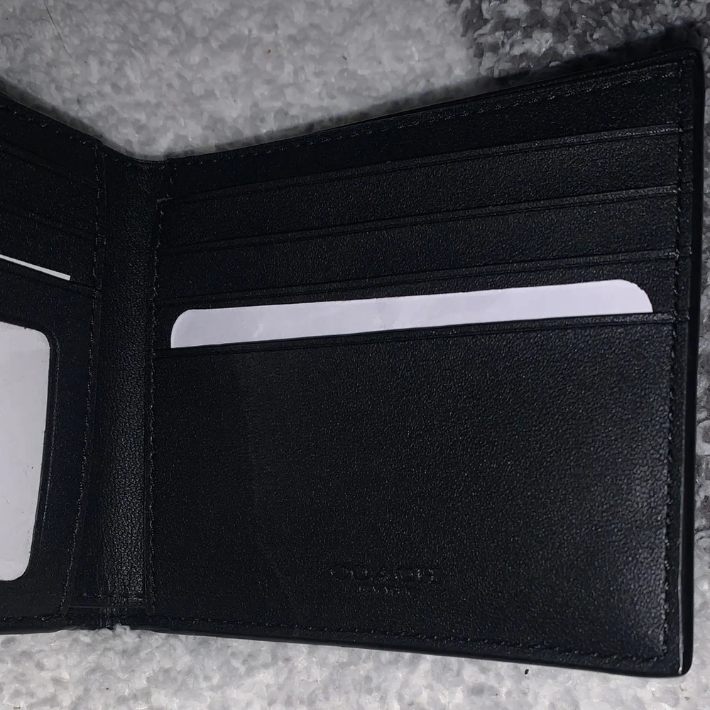 🆕 - MENS Authentic Coach Black Signature billfold WALLET - Picture 4 of 7